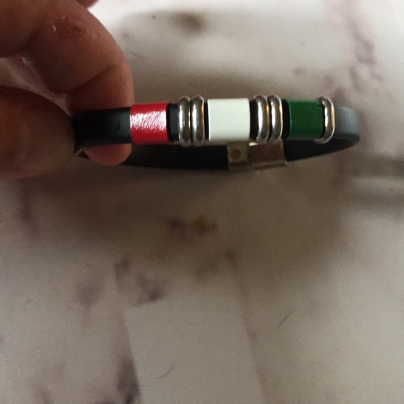 FREE w/ 1 or 2 item purchase 🎁. - Picture 5 of 11